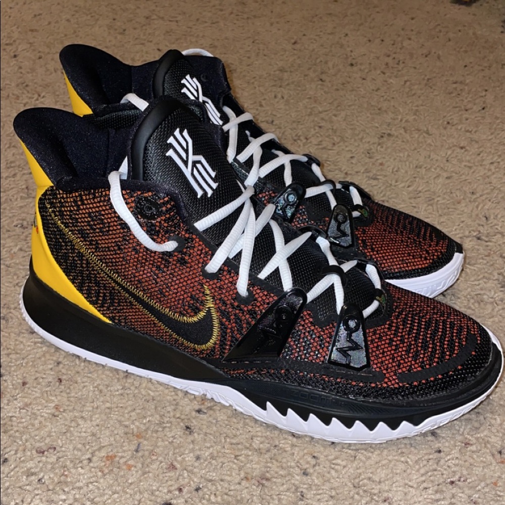 kyrie 7 ray gun size 11 brand new not worn